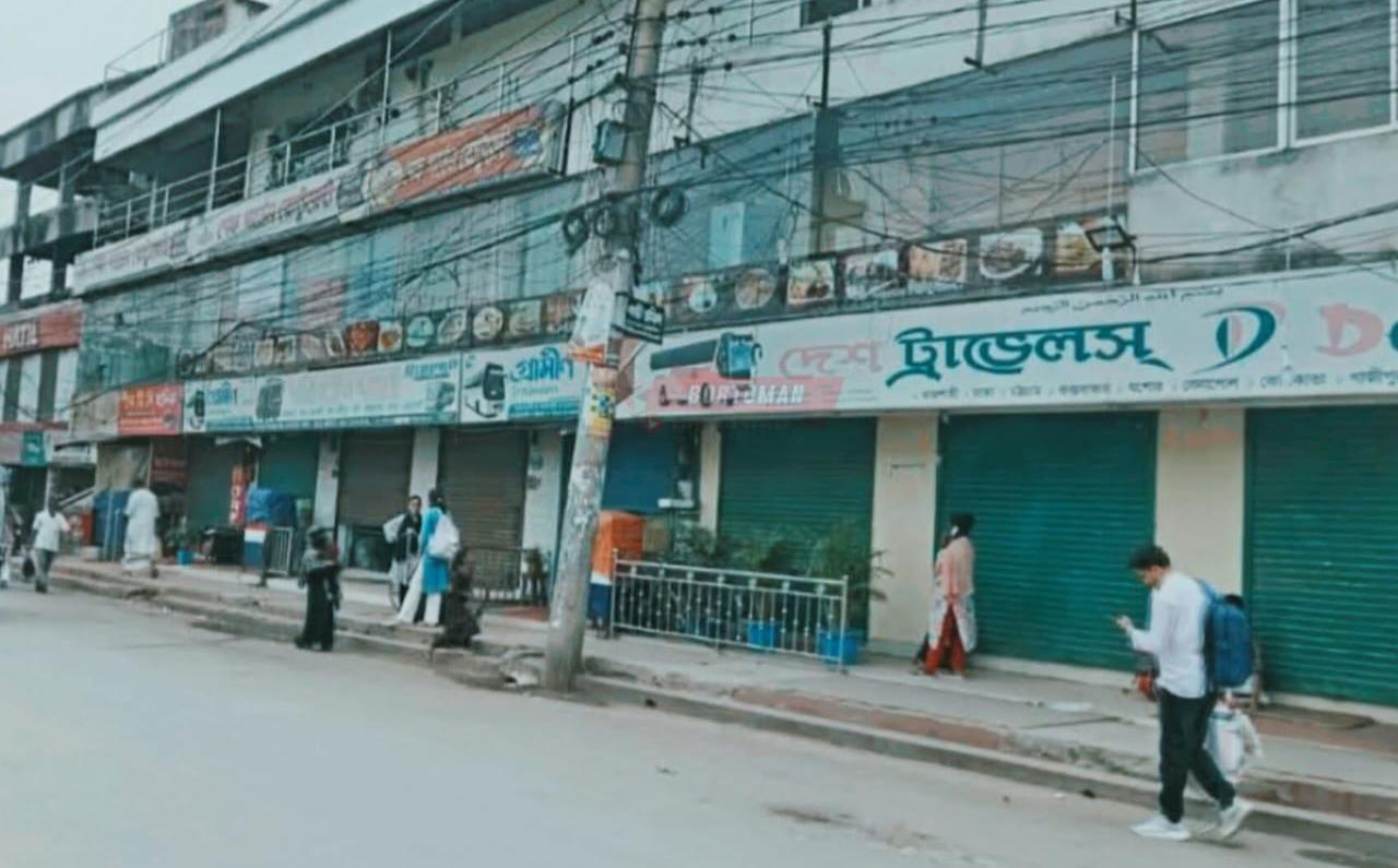 রাজশাহীতে শ্রমিক ইউনিয়নের কমিটি নিয়ে দ্বন্দ্ব, সব রুটে বাস চলাচল বন্ধ