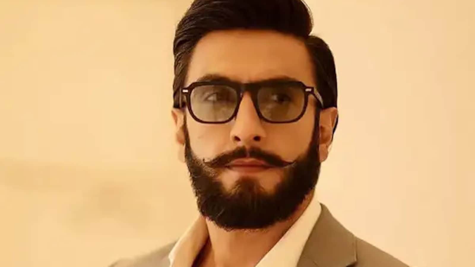 নিষিদ্ধ রণবীর সিং, প্রতিক্রিয়ায় যা জানালেন অভিনেতা