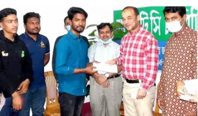 জিটিসি কতৃক মধ্যেপাড়া কঠিন শিলা প্রকল্পের শ্রমিকদের উচ্চ শিক্ষা বৃত্তি প্রদান