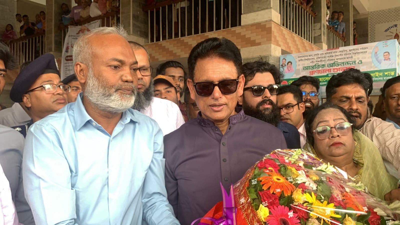 উপাচার্যের আমন্ত্রণে ববিতে শিক্ষামন্ত্রী,সংকট নিরসনে দ্রুত পদক্ষেপের আশ্বাস