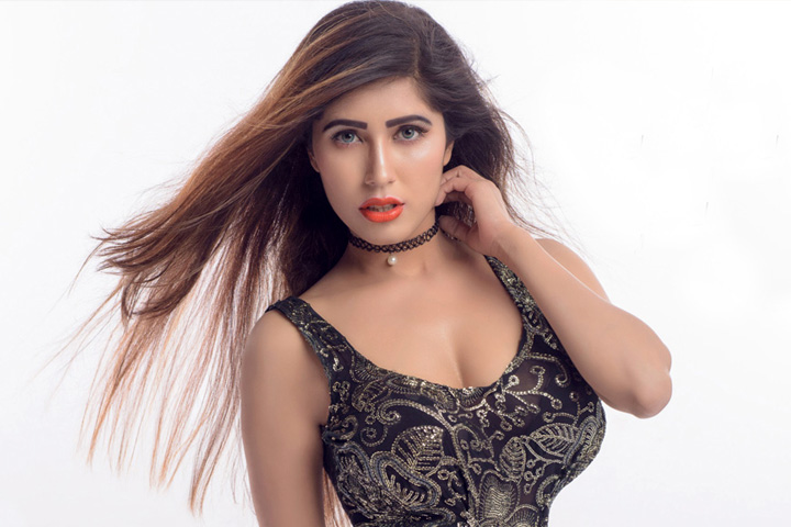 পোশাক নিয়ে হেনস্তার অভিযোগে নায়লা নাঈমের ক্ষোভ