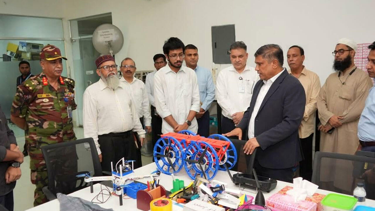 নিজস্ব স্যাটেলাইট উৎক্ষেপণের কার্যক্রম গ্রহণের নির্দেশ প্রতিরক্ষা উপদেষ্টার