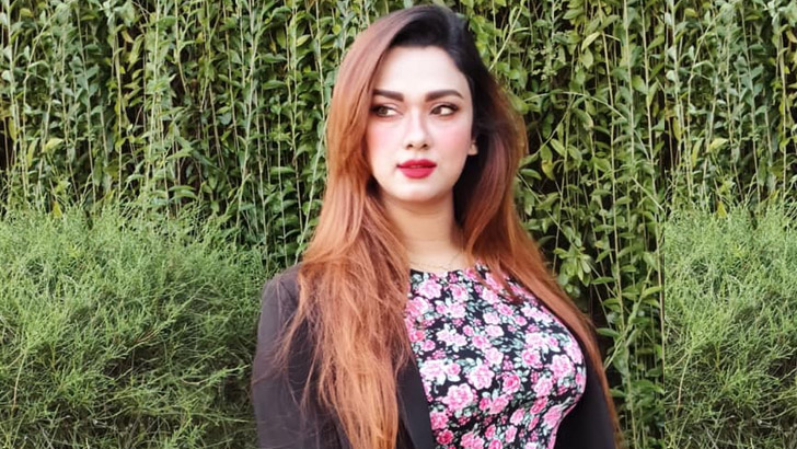 ববির বাসা থেকে প্রযোজক গ্রেপ্তারের দাবি মিথ্যা জানালেন নায়িকা নিজেই