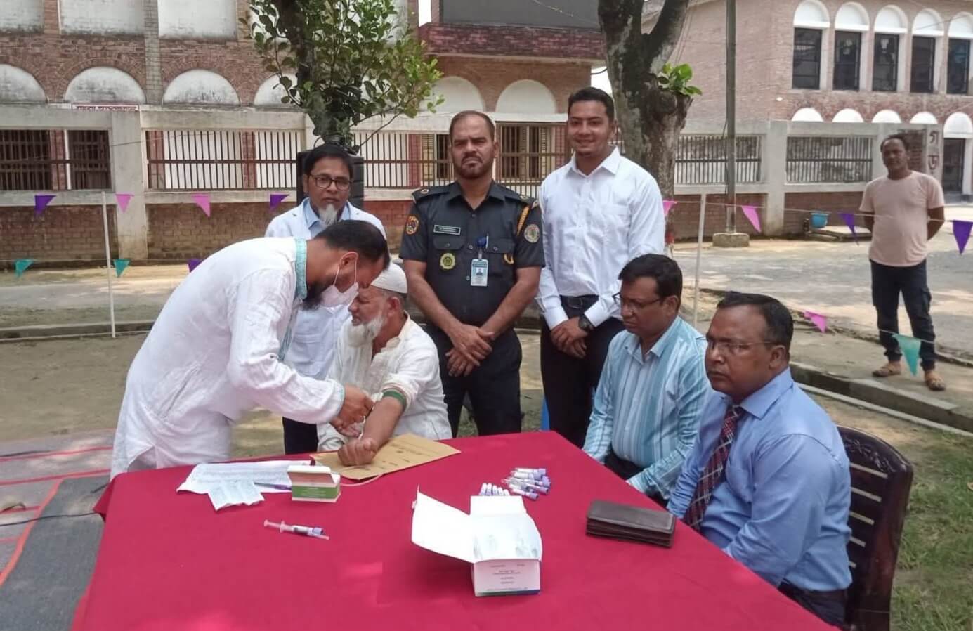 মাগুরায় কারা অভ্যন্তরে প্রবীণ বন্দিদের বিশেষ স্বাস্থ্য সেবা