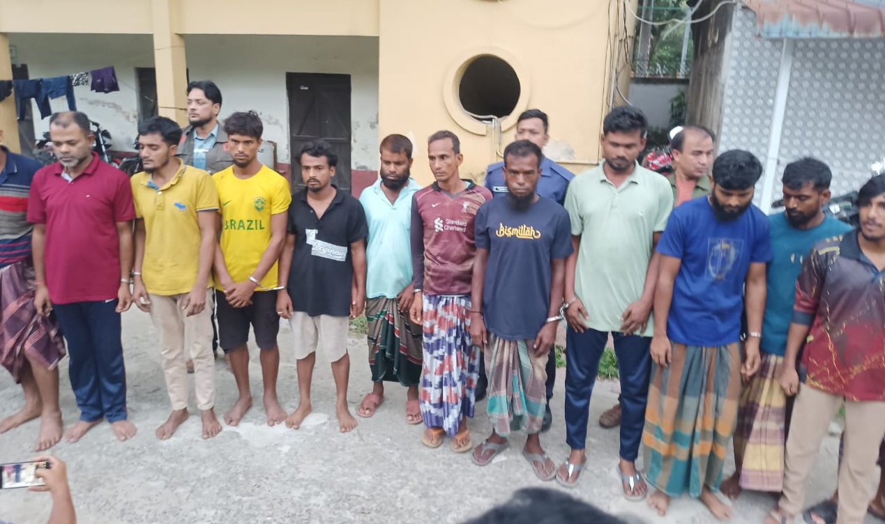 কুমিল্লায় হাইওয়ে পুলিশের ওপর হামলা ও গাড়ি ভাঙচুরে গ্রেফতার-১৯, কাউকে ছাড় নয় এসপি