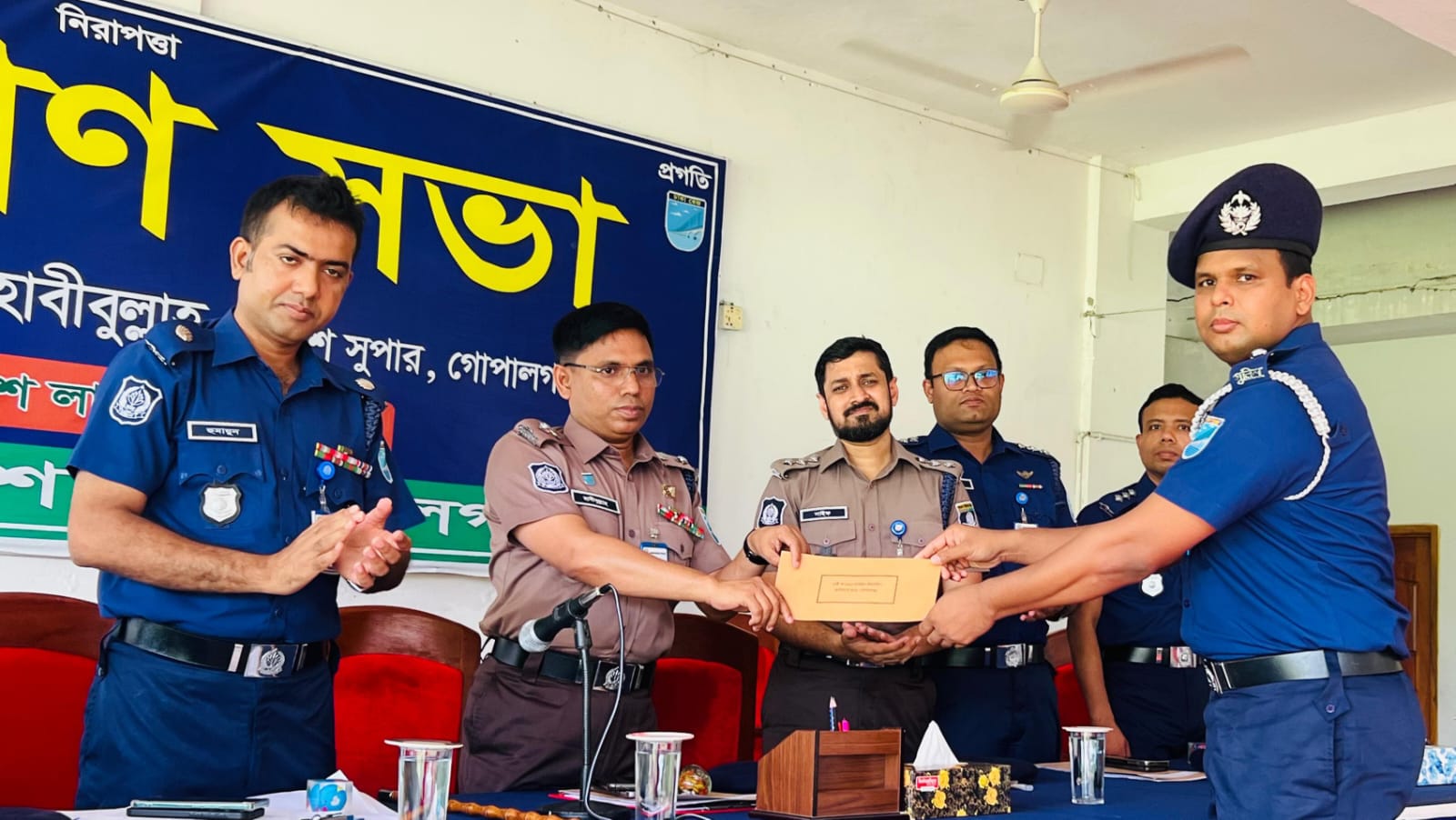 কাশিয়ানী থানার অপরাধ দমনে সক্রিয়, আলোচনায় ওসি মাহফুজুর রহমান