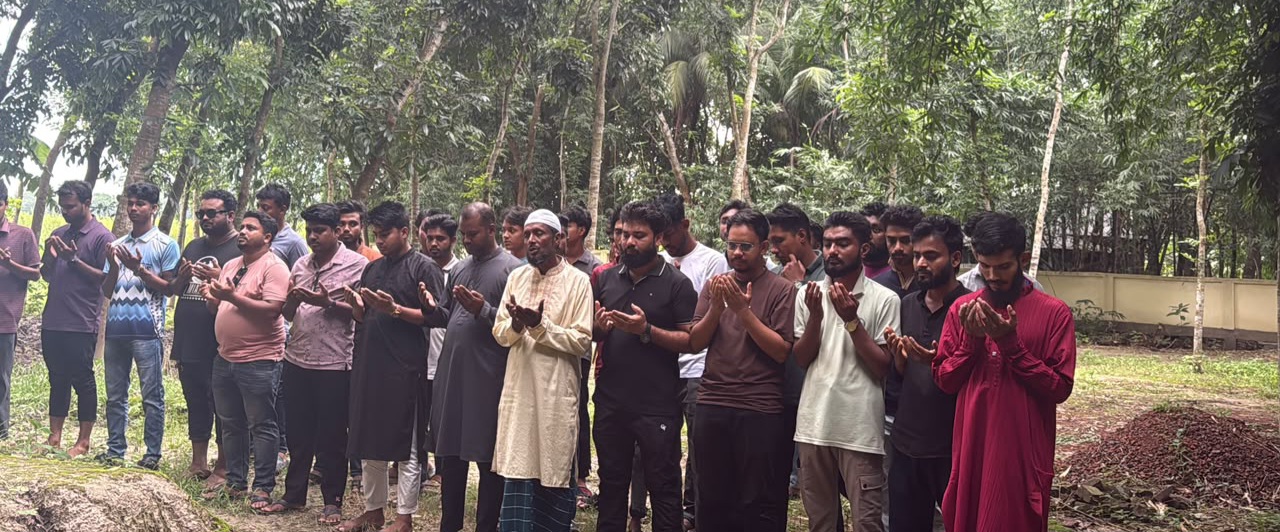 শহীদ সাগরের কবর জিয়ারত করলেন ছাত্রদল নেতা সজীব রাজা