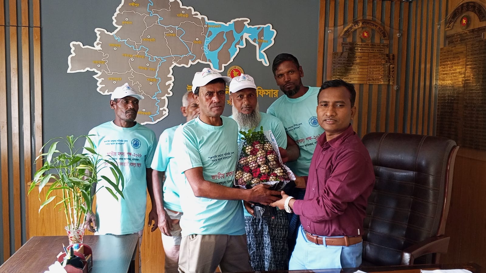 গাইবান্ধা সদর ইউএনওর সঙ্গে মৎস্যজীবী সমবায় সমিতির মতবিনিময়