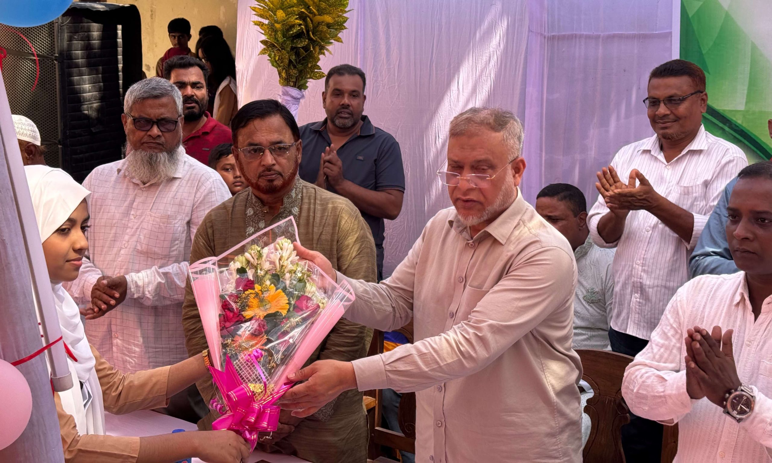 পাংশায় কাজী আব্দুল মাজেদ একাডেমির নতুন ভবন নির্মাণকাজের উদ্বোধন ও সভাপতিকে সংবর্ধনা